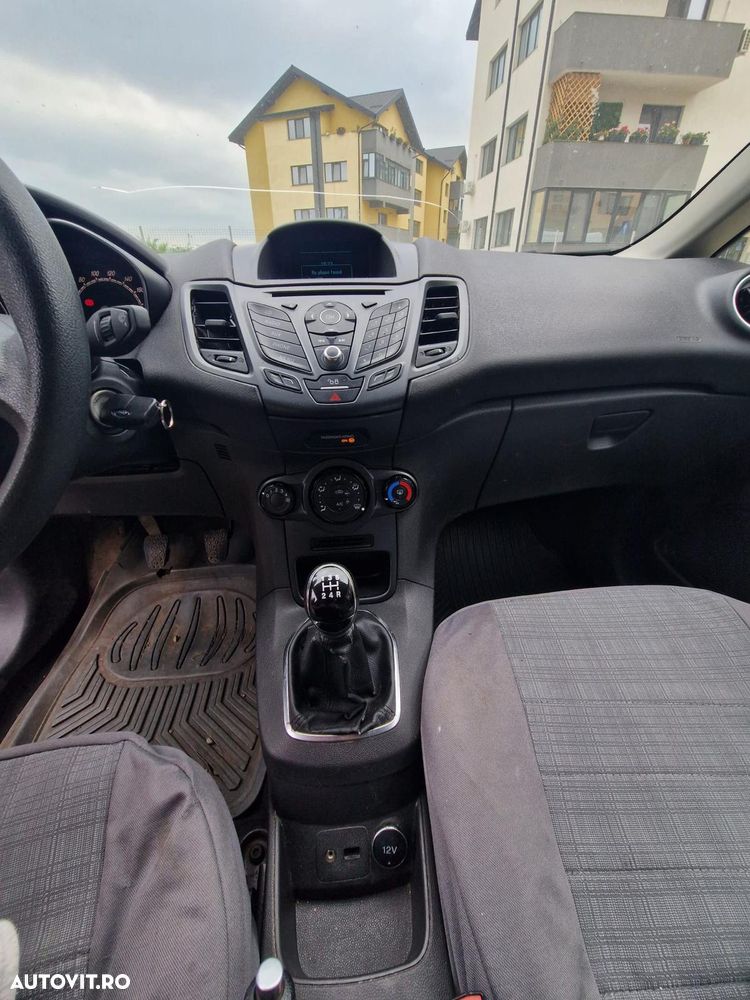 Ford Fiesta - 10