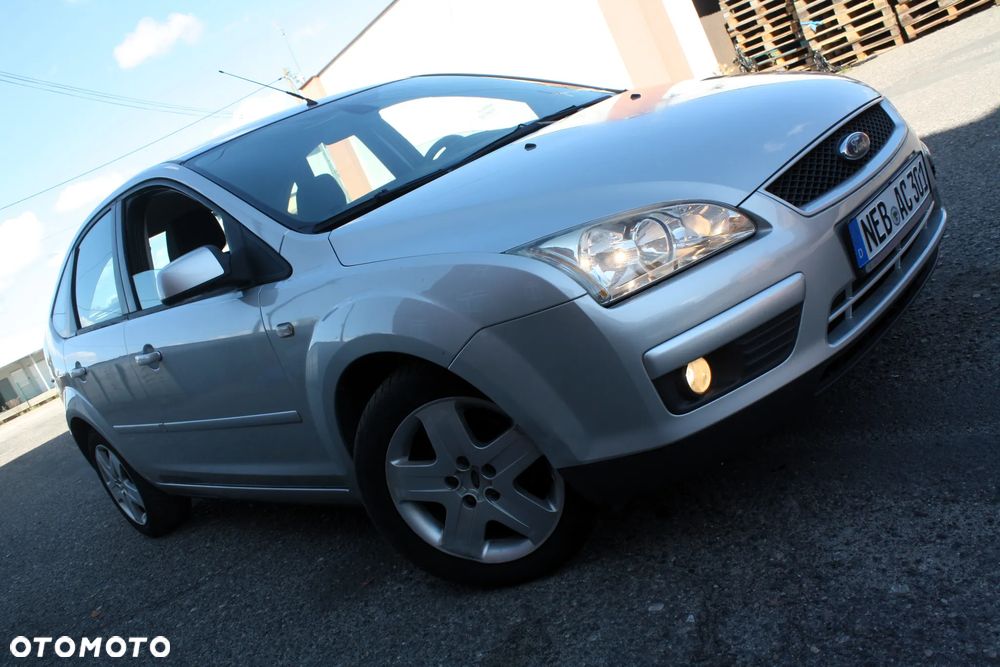 Ford Focus 1.6 16V Ghia - 2