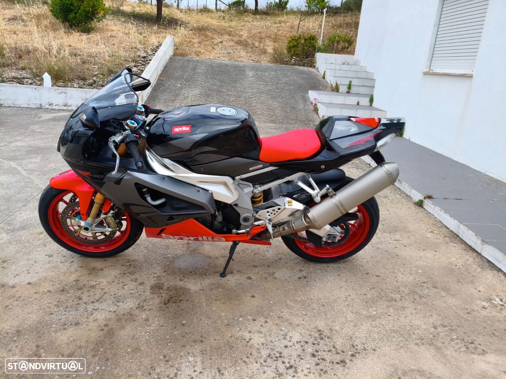 Aprilia RSV 1000R Factory - 2
