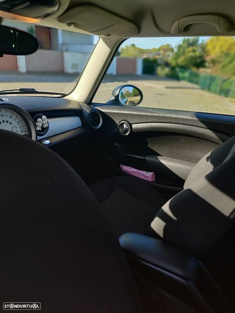 MINI 3 Portas One D - 8
