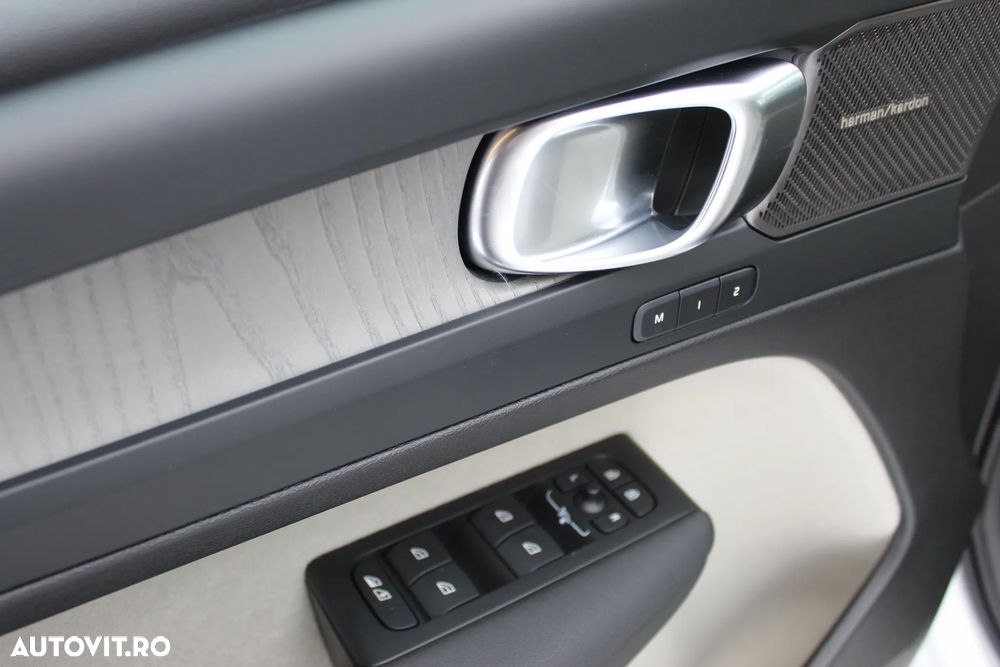 Volvo XC 40 B4 AT FWD MHEV Ultimate Dark - 10