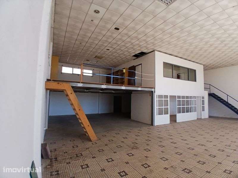 Armazém 350 mt2 junto ao ic2 Coimbra - Grande imagem: 4/7