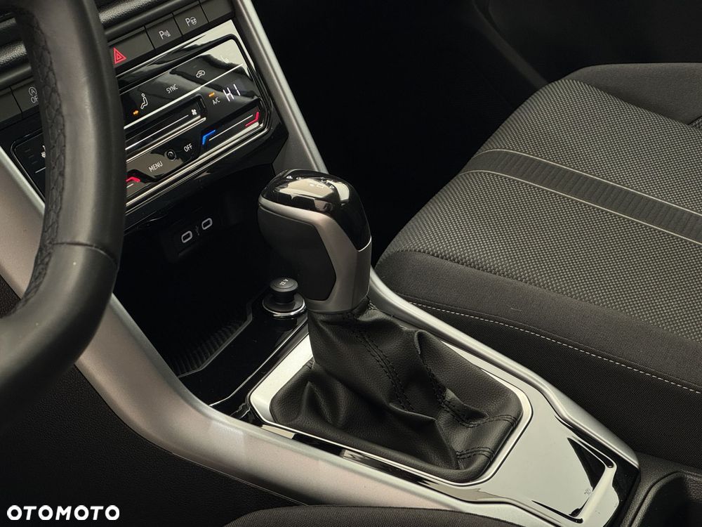 Volkswagen T-Roc - 9