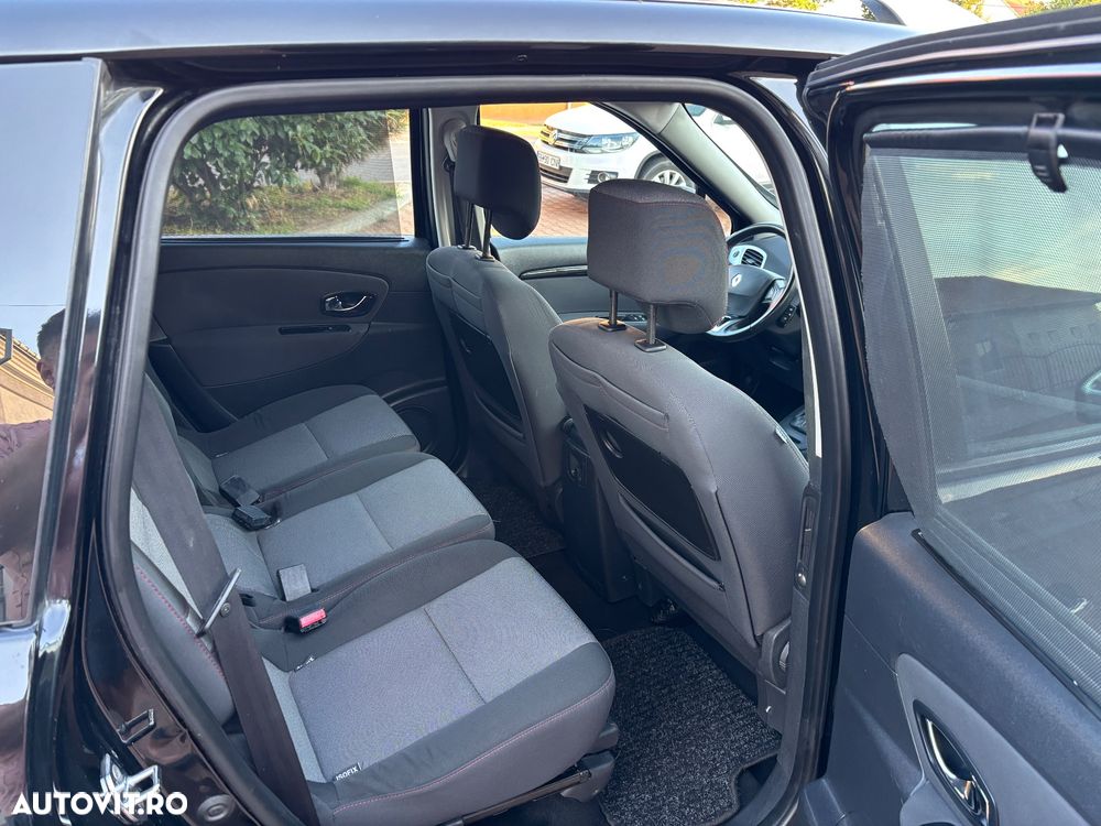 Renault Grand Scenic - 11