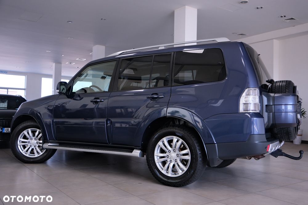 Mitsubishi Pajero - 12