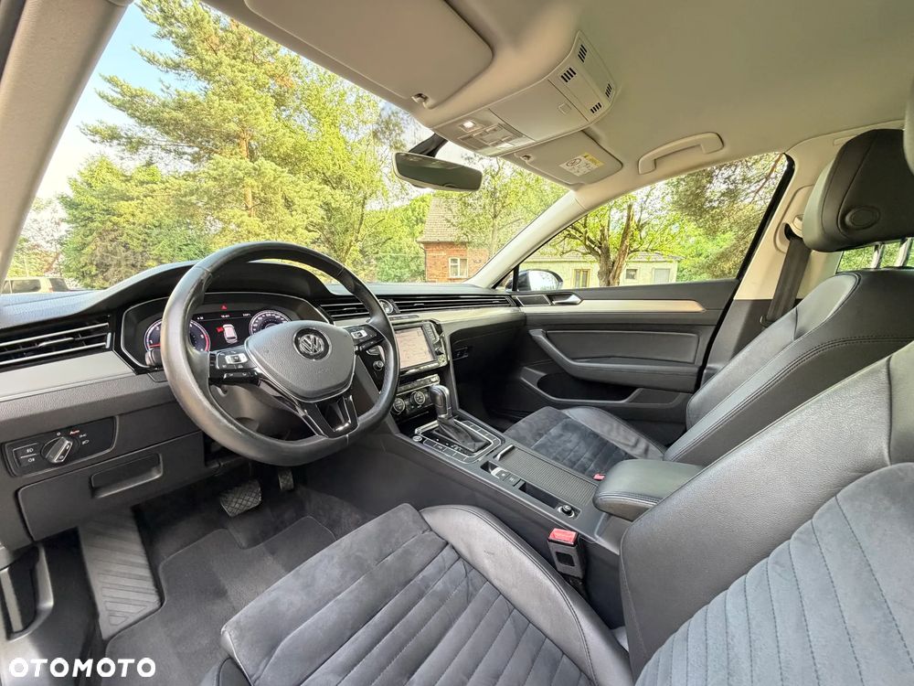 Volkswagen Passat 1.6 TDI SCR DSG - 17