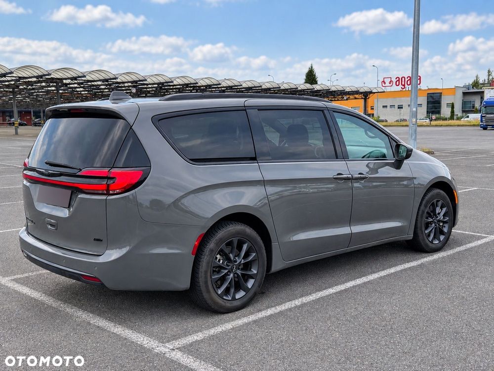 Chrysler Pacifica - 3