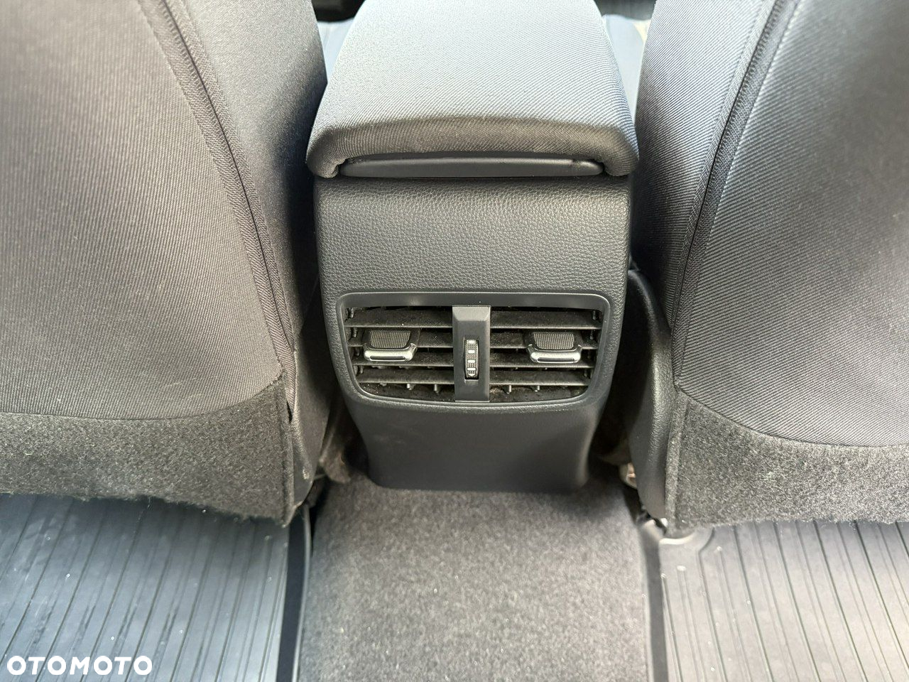 Toyota Corolla - 19