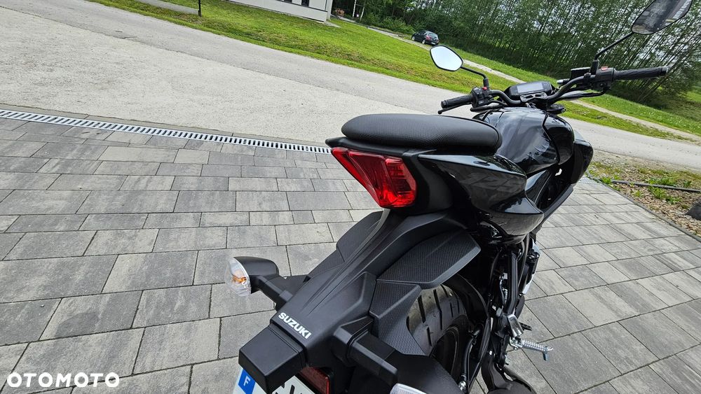 Suzuki GSX - 14