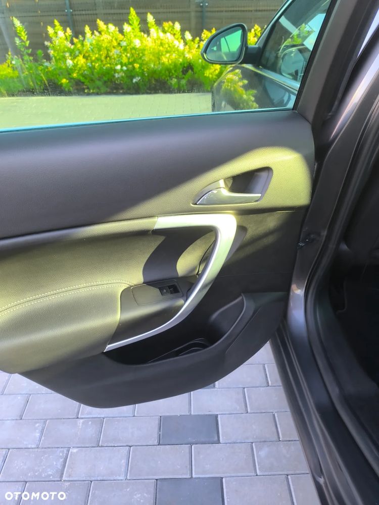 Opel Insignia 2.0 CDTI - 10