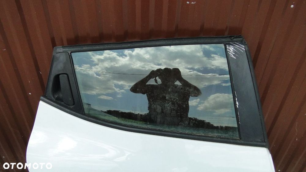 RENAULT CLIO IV 4 HB DRZWI PRAWE TYŁ TYLNE KOMPLETNE - 2