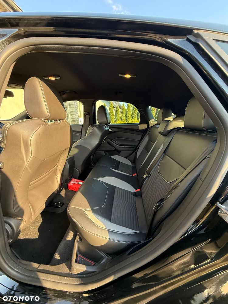 Ford Focus 2.0 EcoBoost ST - 25
