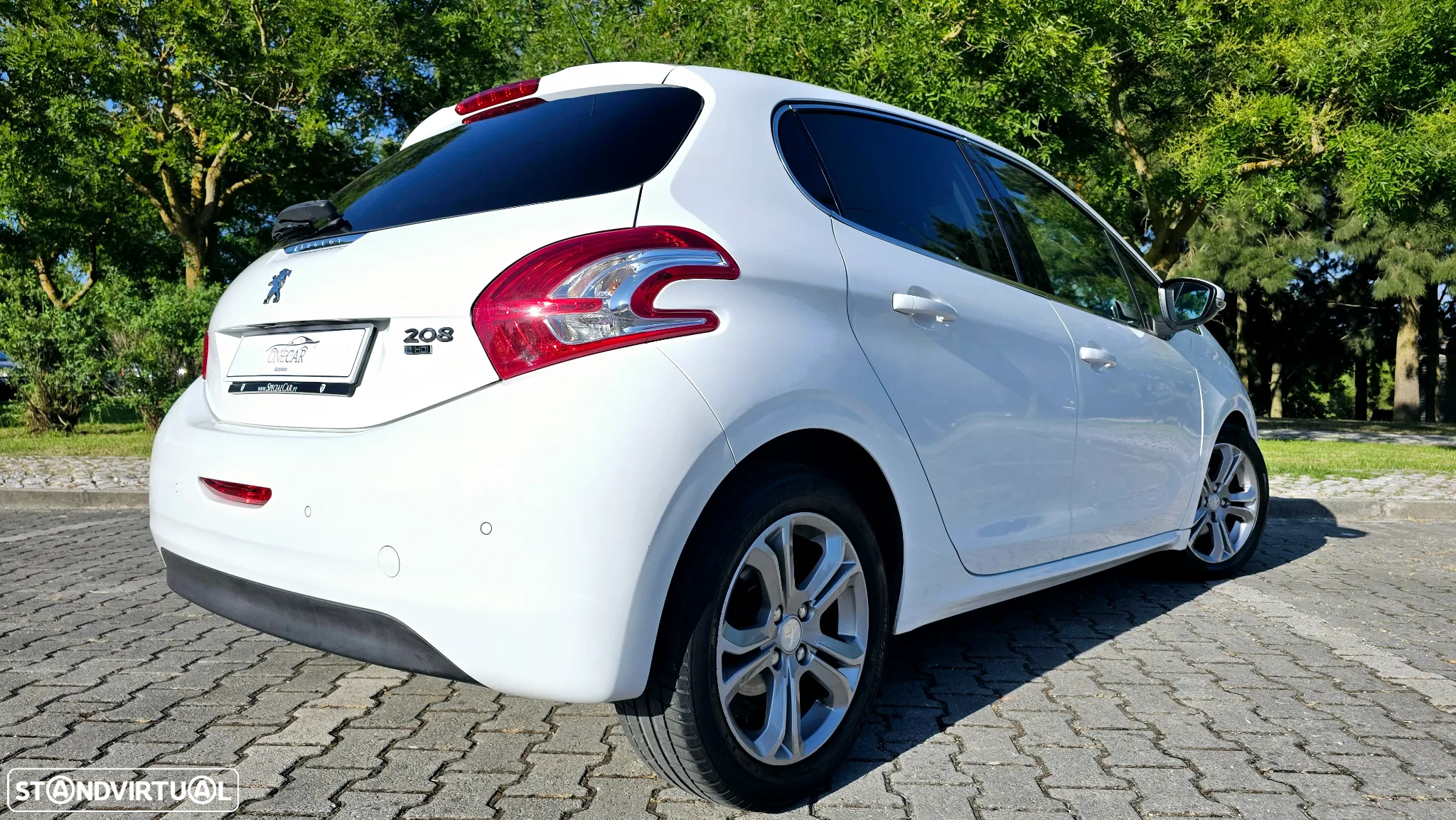Peugeot 208 1.6 e-HDi Allure 2-Tronic - 11