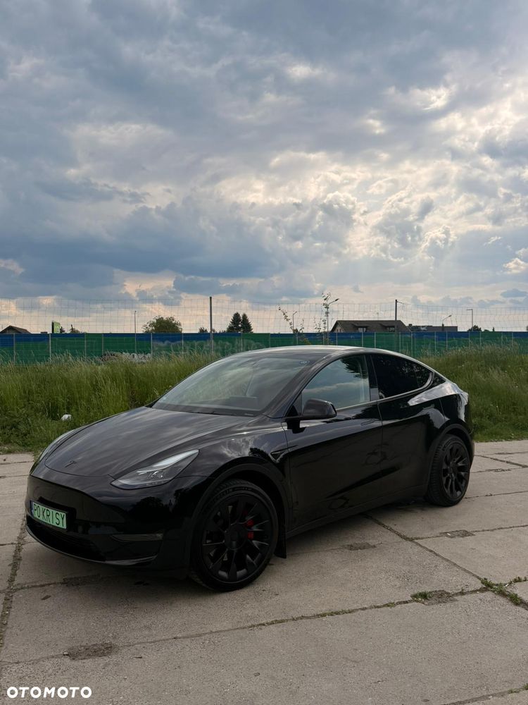 Tesla Model Y - 1