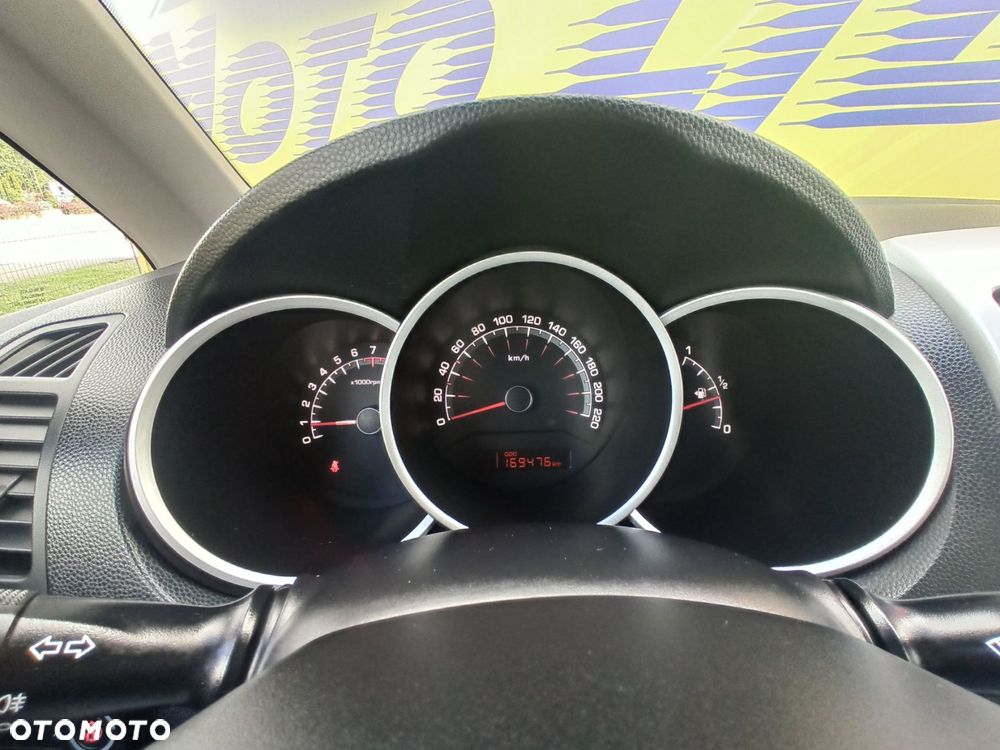 Kia Venga - 14