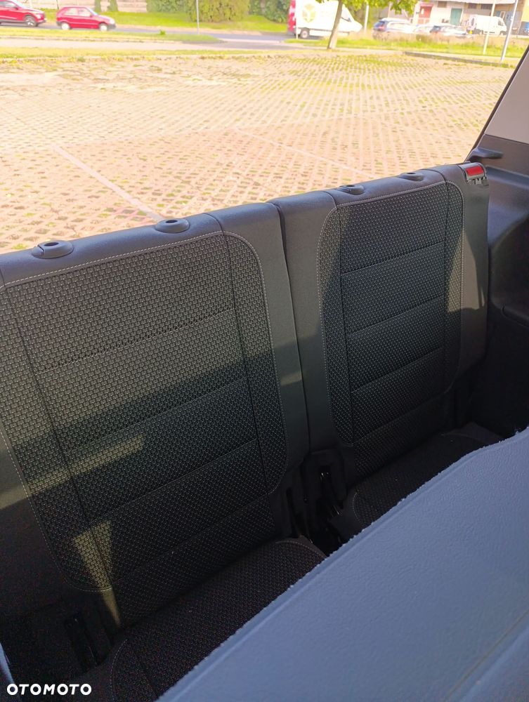 Volkswagen Touran 2.0 TDI DPF Comfortline - 11