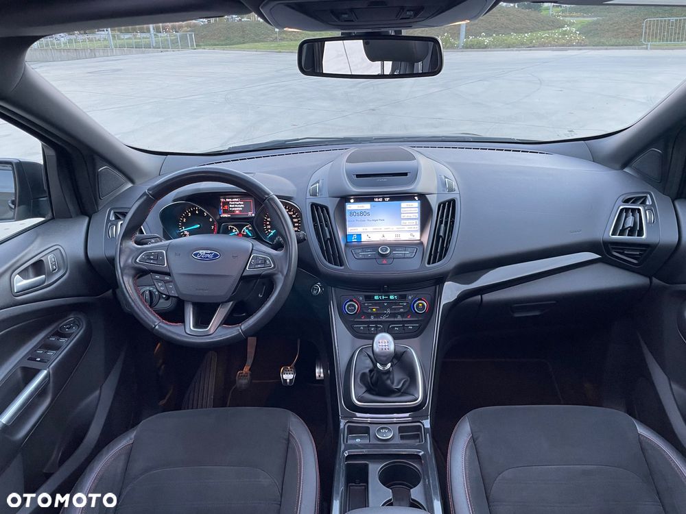 Ford Kuga 1.5 EcoBoost 2x4 ST-Line - 14