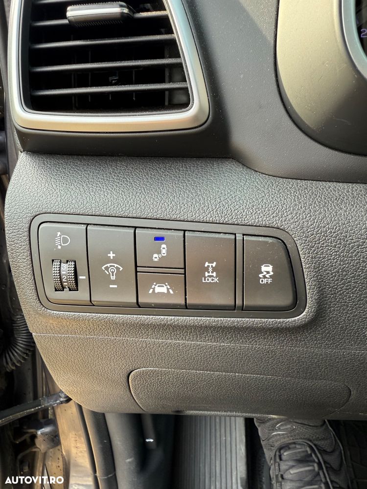 Hyundai Tucson 2.0 CRDI 4WD 6MT Premium - 24