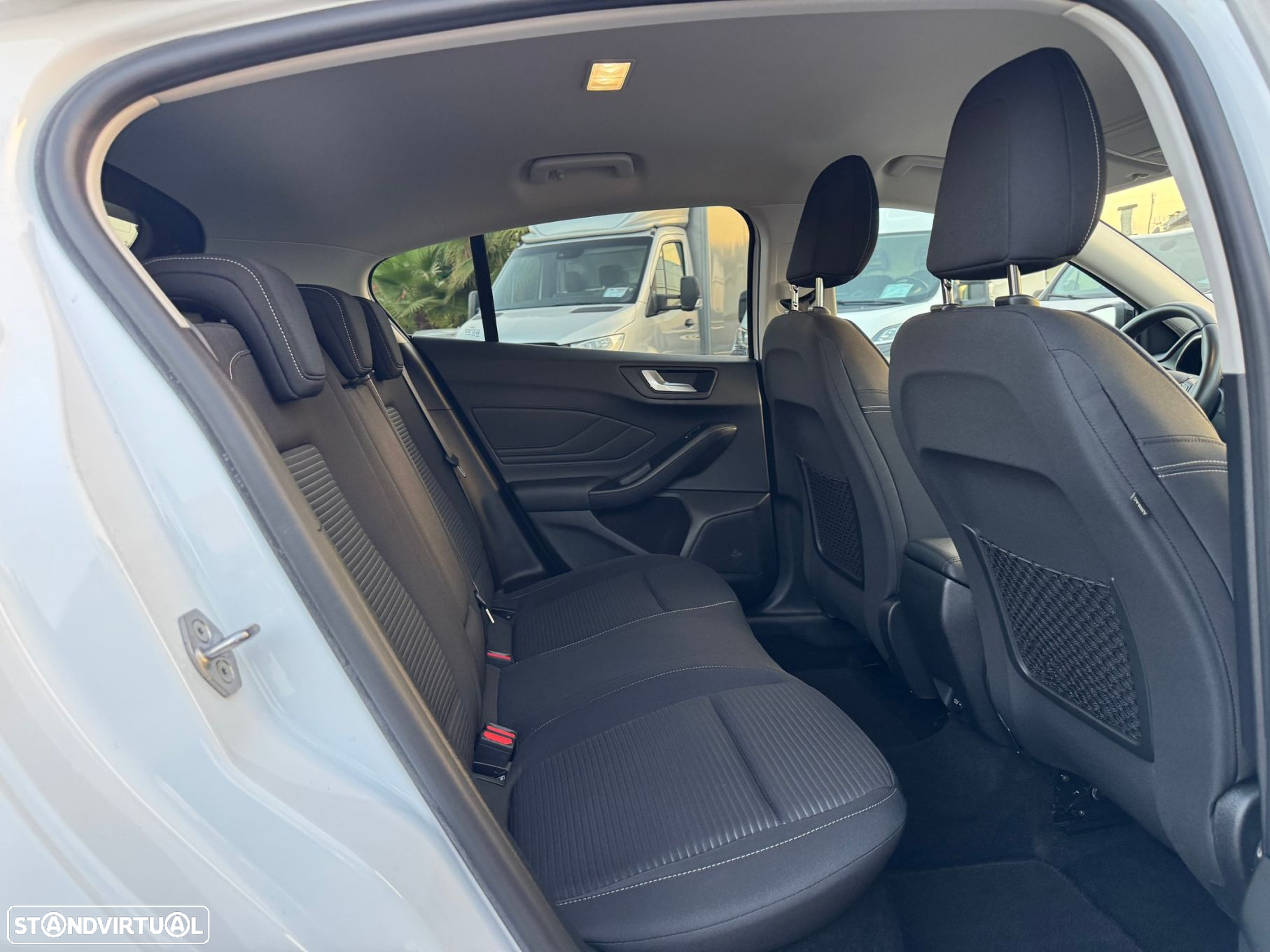 Ford Focus 1.5 TDCi EcoBlue Titanium - 6