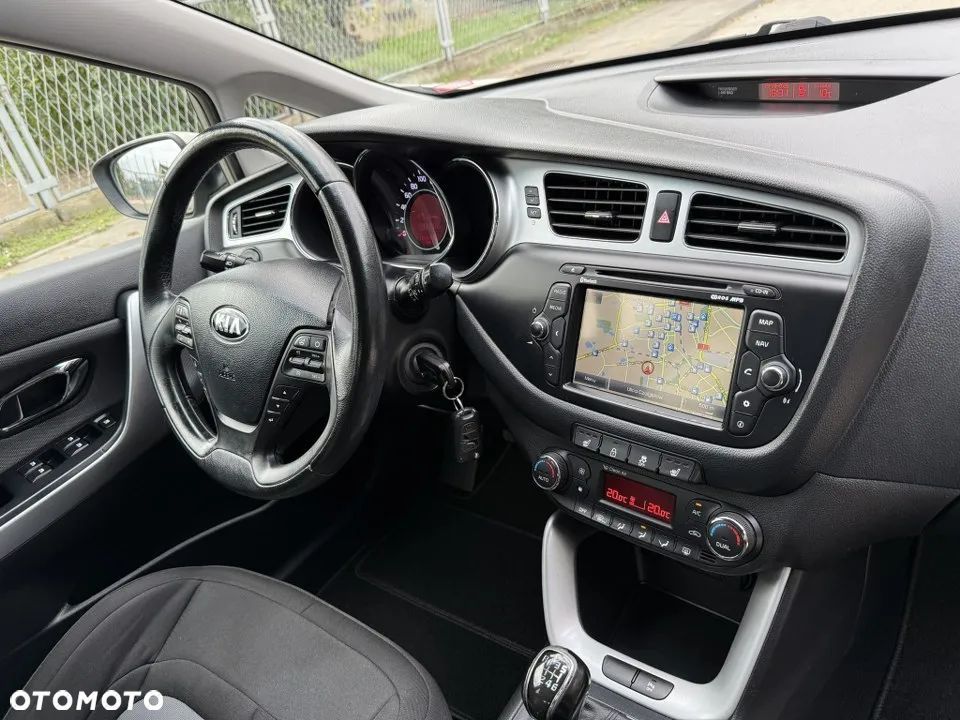 Kia Ceed 1.6 GDI SW Platinum Edition - 30