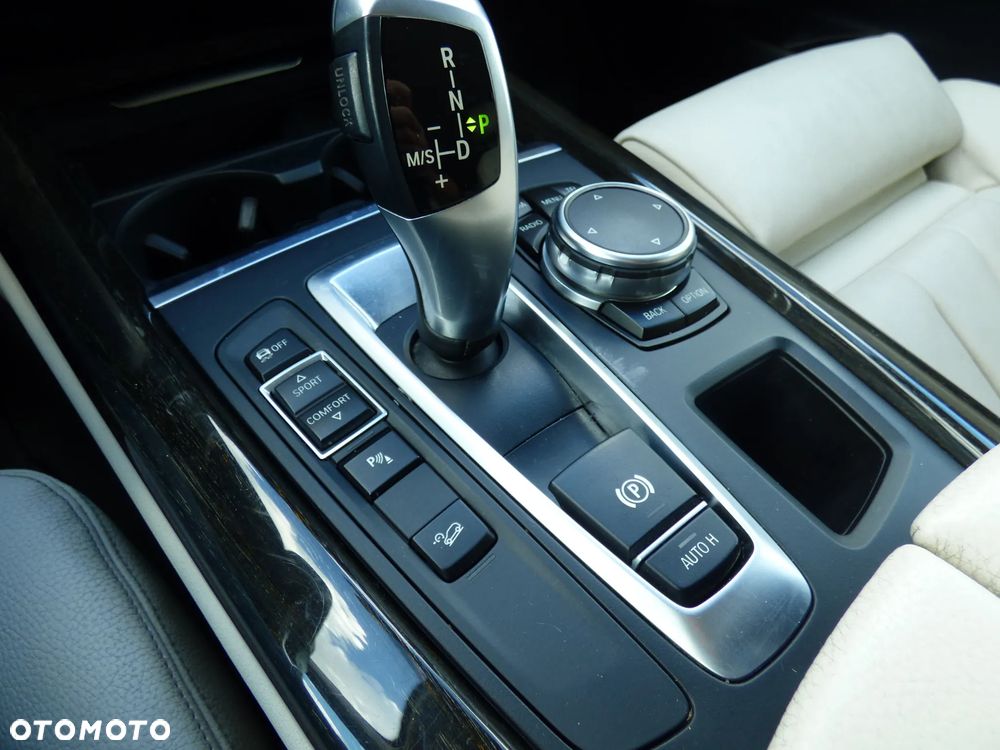 BMW X5 xDrive30d - 16
