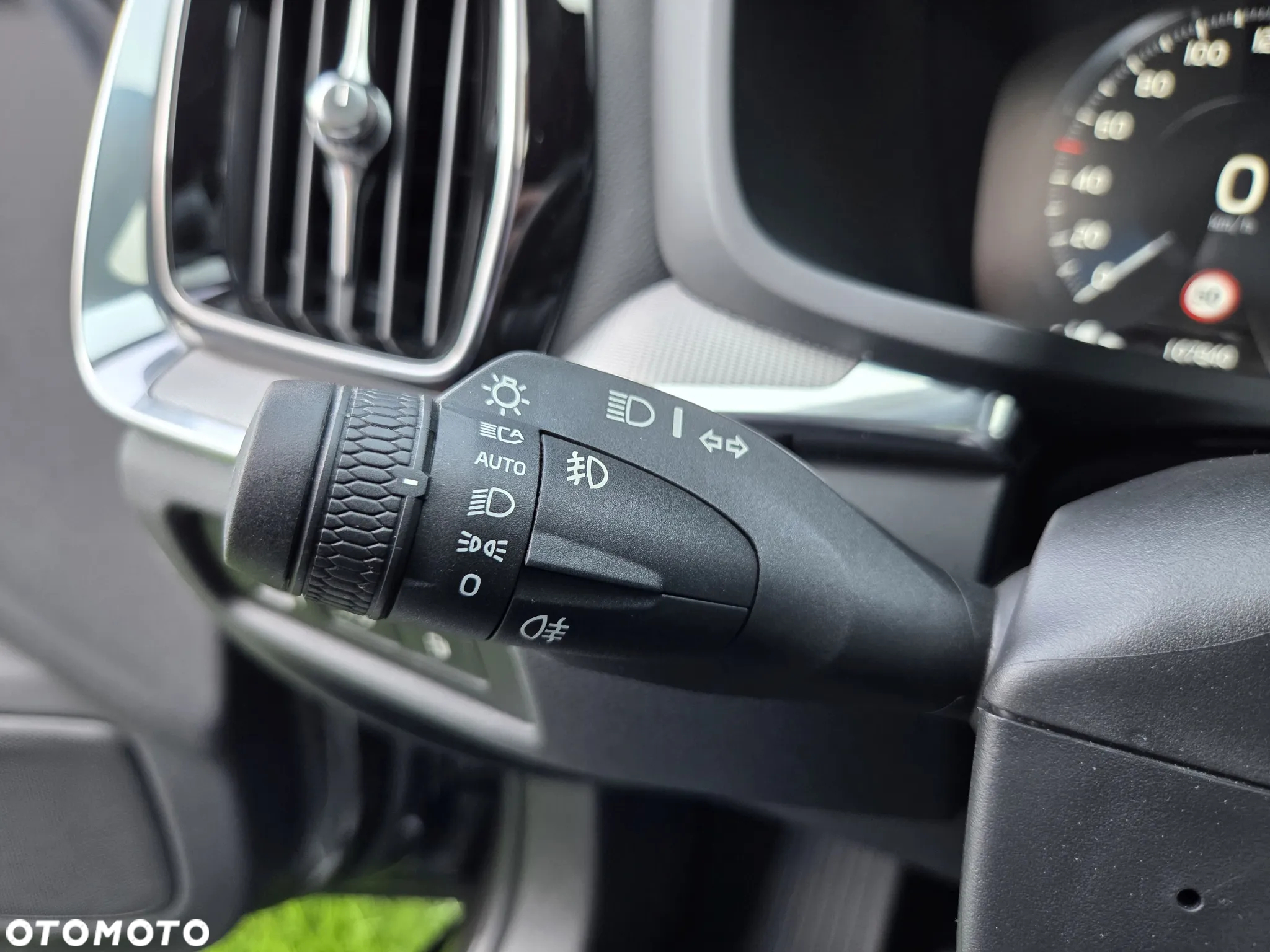 Volvo V60 T6 AWD Recharge Geartronic RDesign - 15