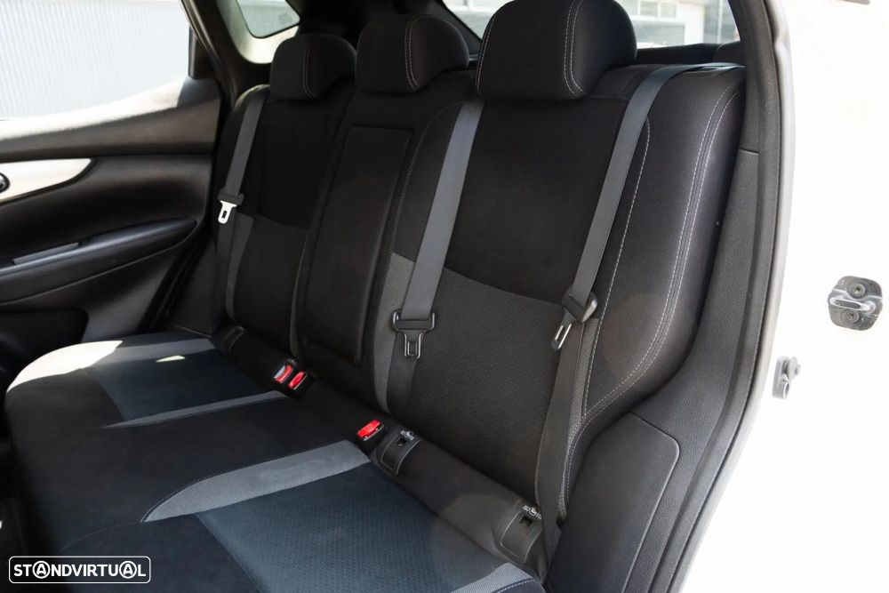 Nissan Qashqai 1.5 dCi N-Connecta J18 - 36