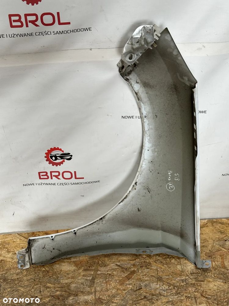BŁOTNIK PRZEDNI PRAWY FORD FOCUS III  5B - 5
