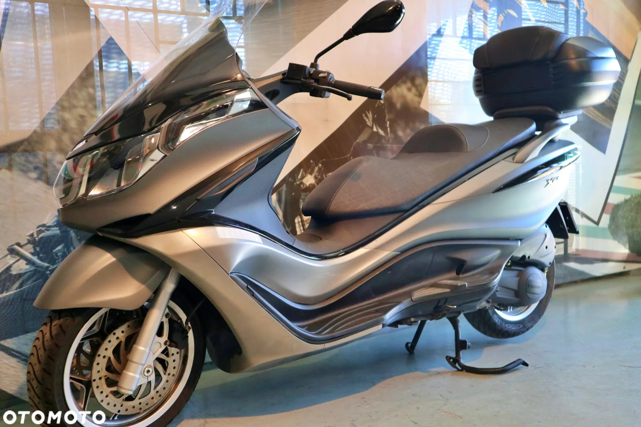 Piaggio X10 - 2