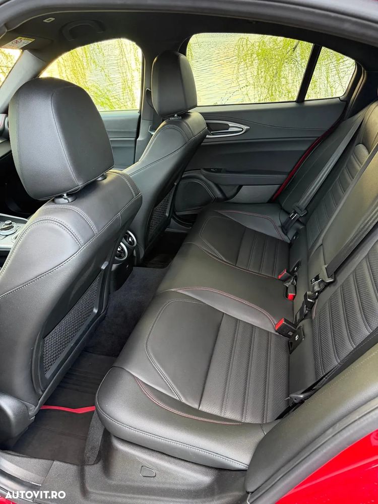 Alfa Romeo Giulia 2.0 Turbo 16V AT8-Q4 Competizione - 18