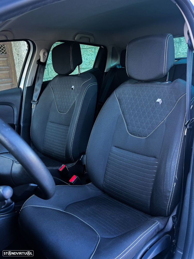 Renault Clio 1.5 dCi Limited EDition - 16