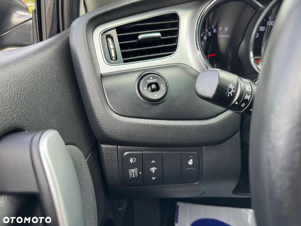 Kia Ceed 1.6 GDI Dream-Team Edition - 16