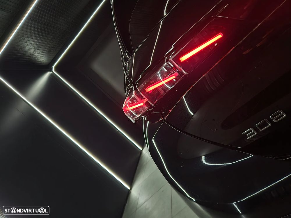 Peugeot 308 1.6 Hybrid GT Pack e-EAT8 - 29