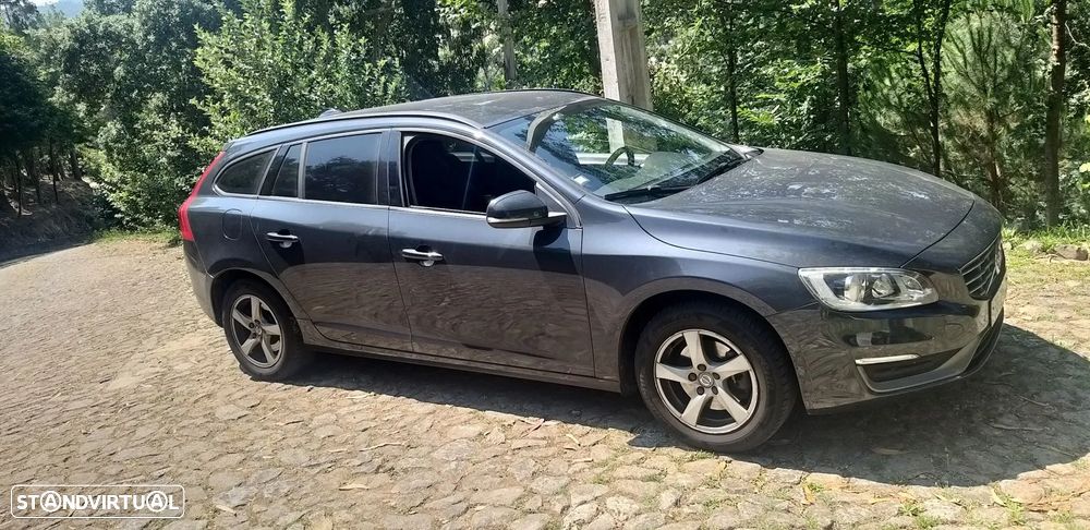 Volvo V60 D2 Kinetic - 1