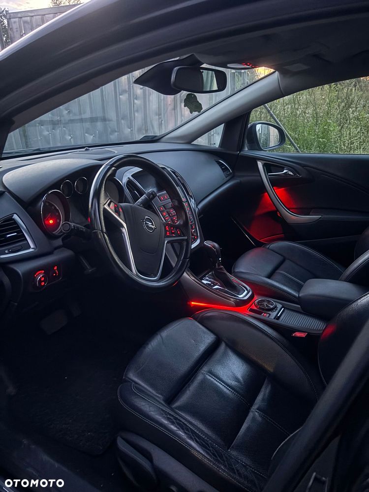 Opel Astra 1.6 T Cosmo - 8