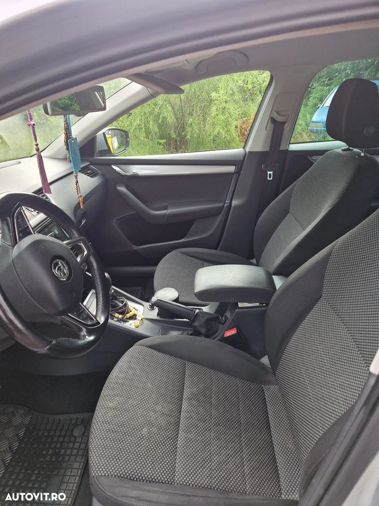 Skoda Octavia 2.0 TDI DSG Style - 6