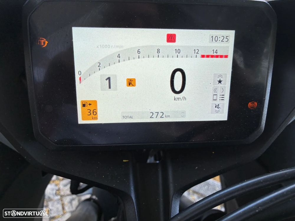 Honda CBR 650 R - 11