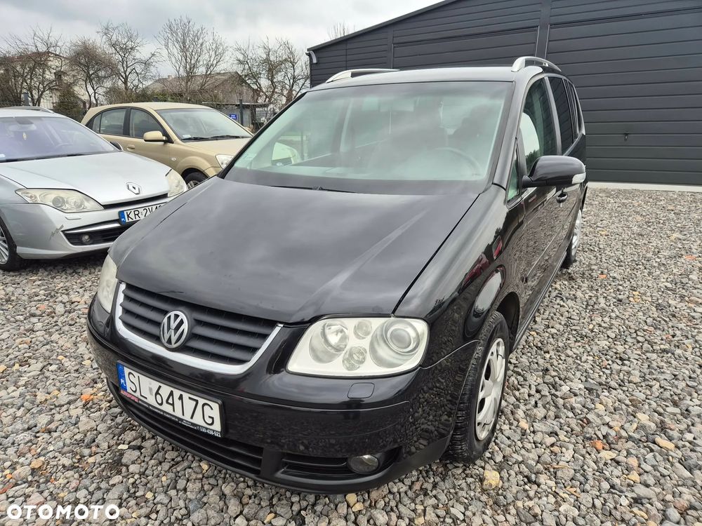 Volkswagen Touran 2.0 FSI Highline - 9