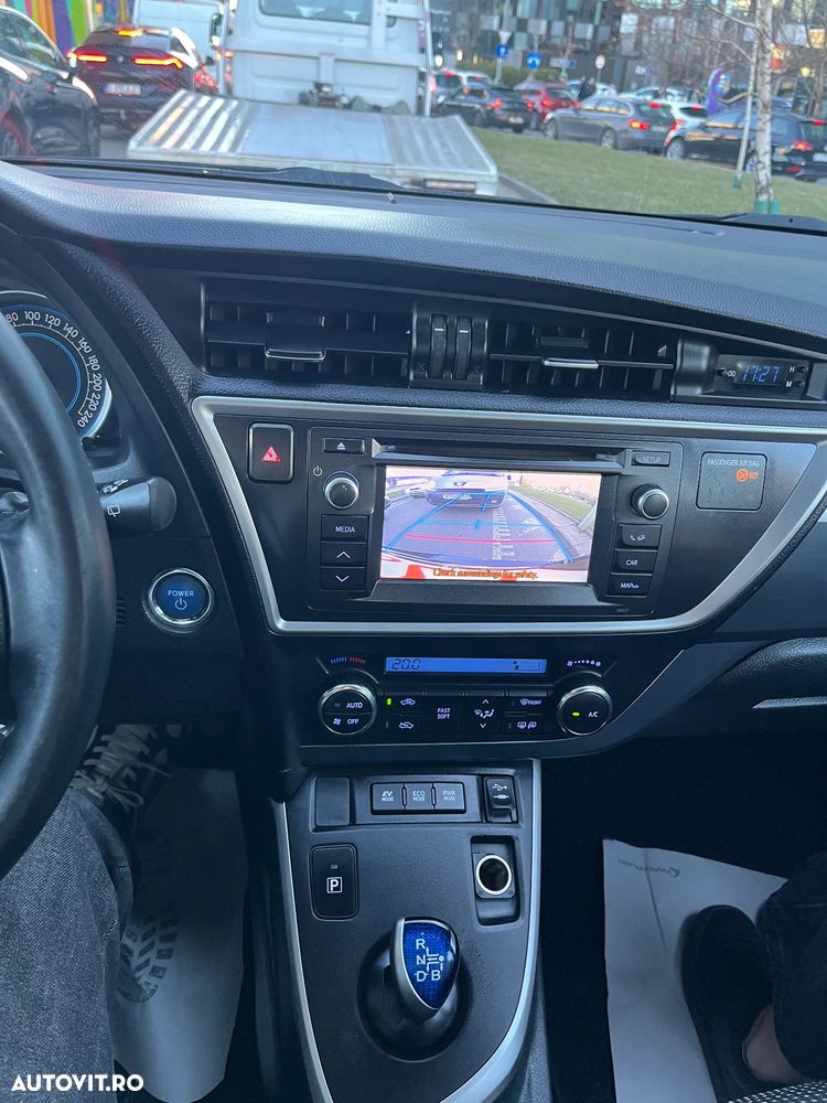 Toyota Auris 1.8 L VVT-i Sol+ - 12