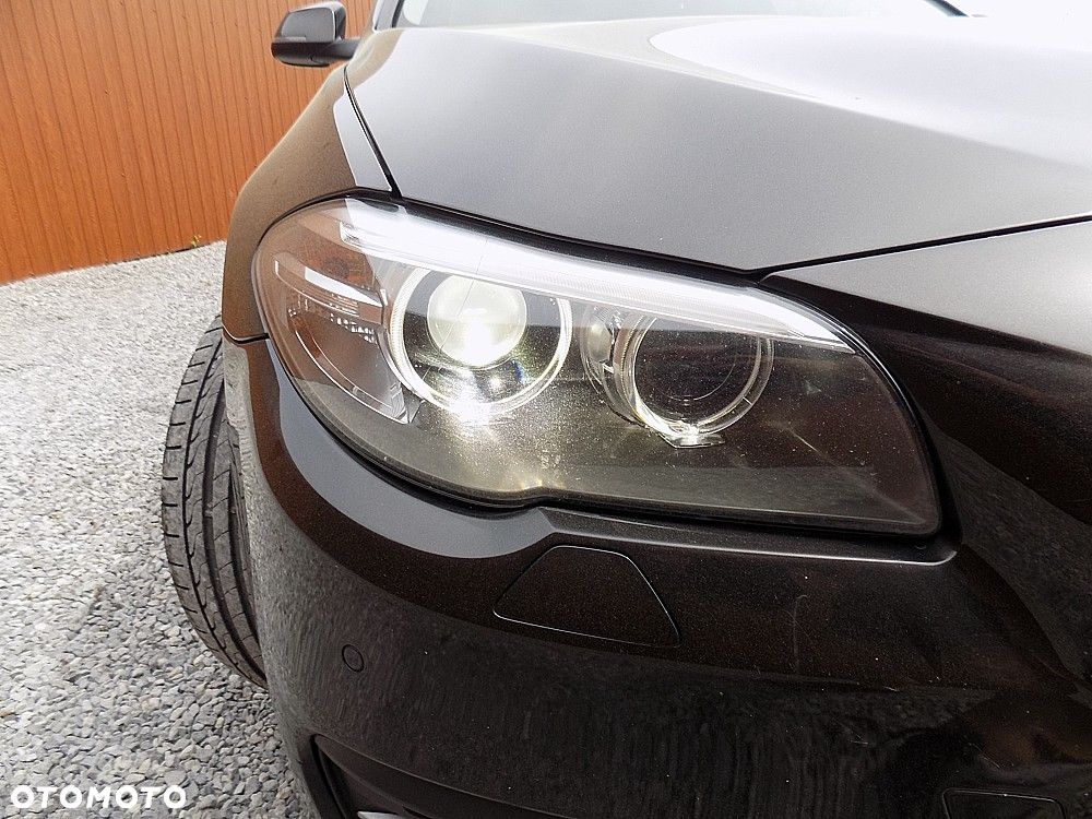 BMW Seria 5 518d - 25