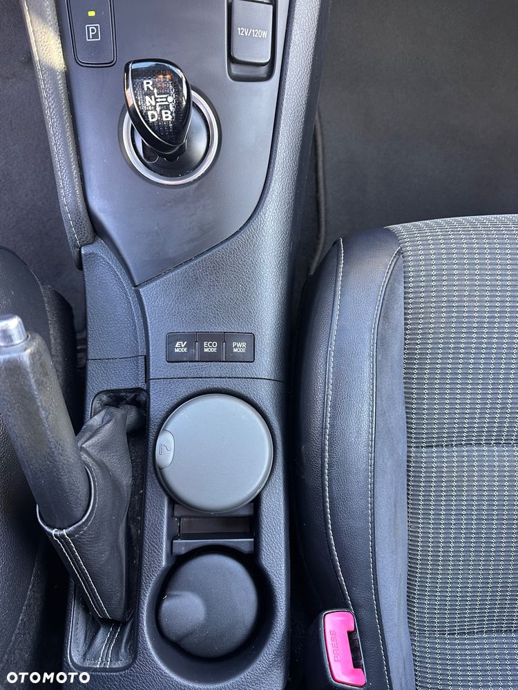 Toyota Auris 1.8 HSD Luna - 36