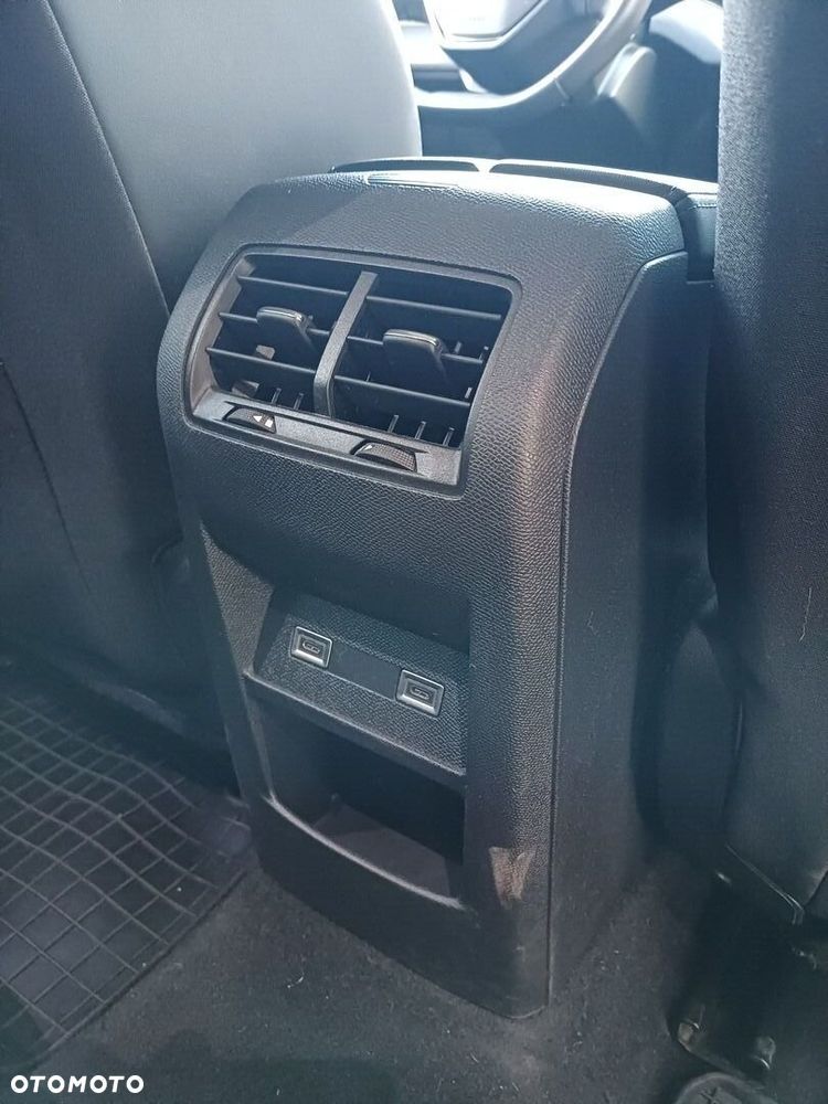 Peugeot 308 1.2 PureTech Allure Pack S&S EAT8 - 21