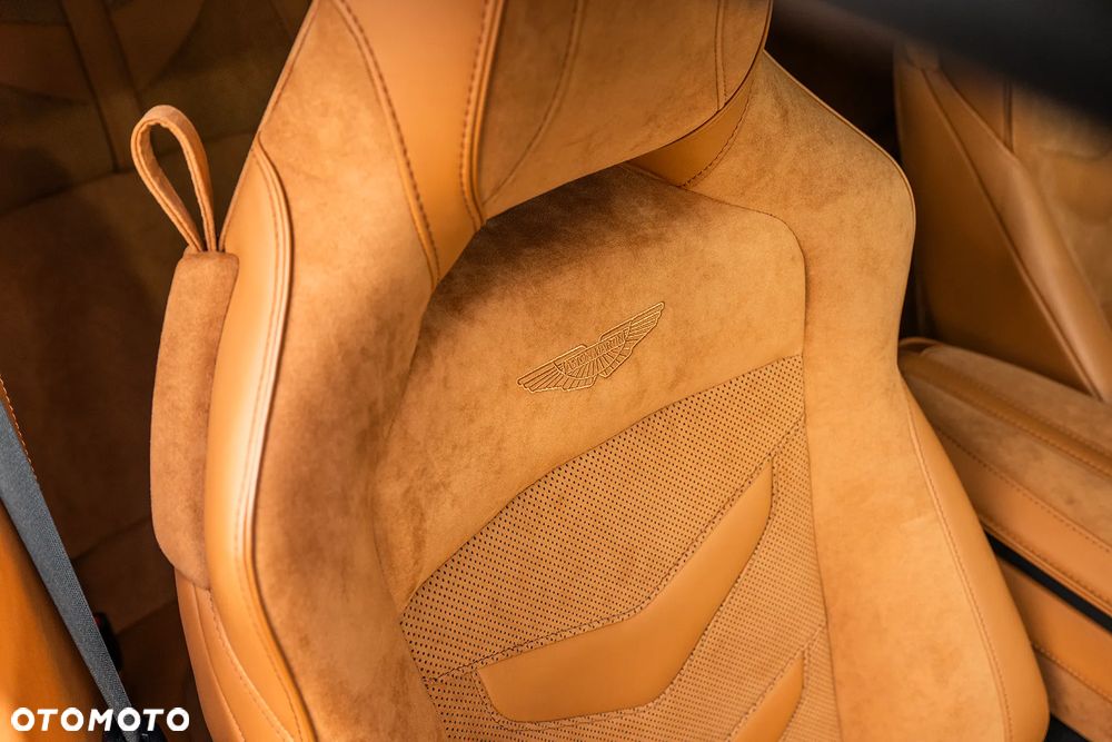 Aston Martin DBS - 26