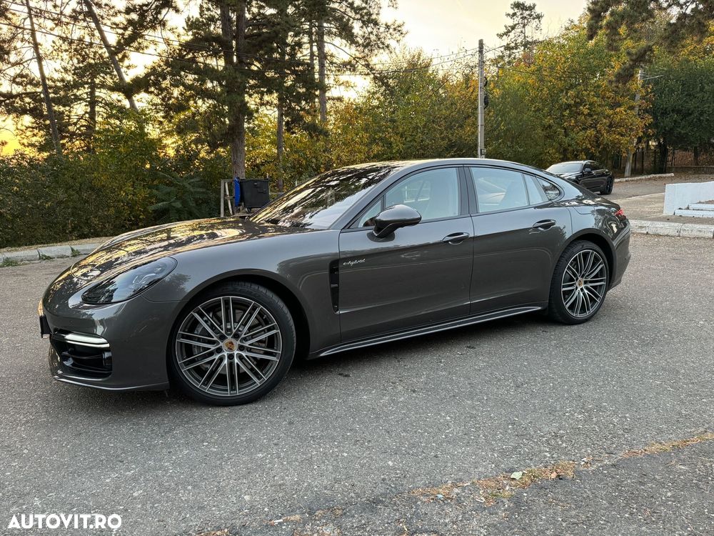 Porsche Panamera 4 E-Hybrid - 1