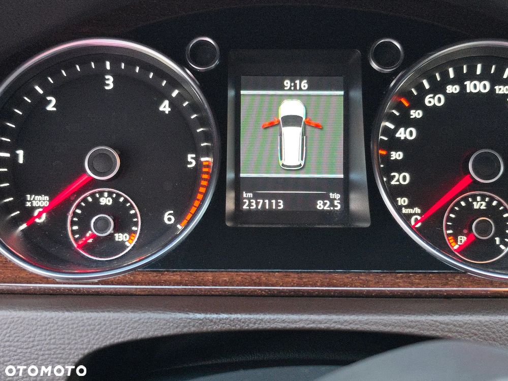 Volkswagen Passat - 26