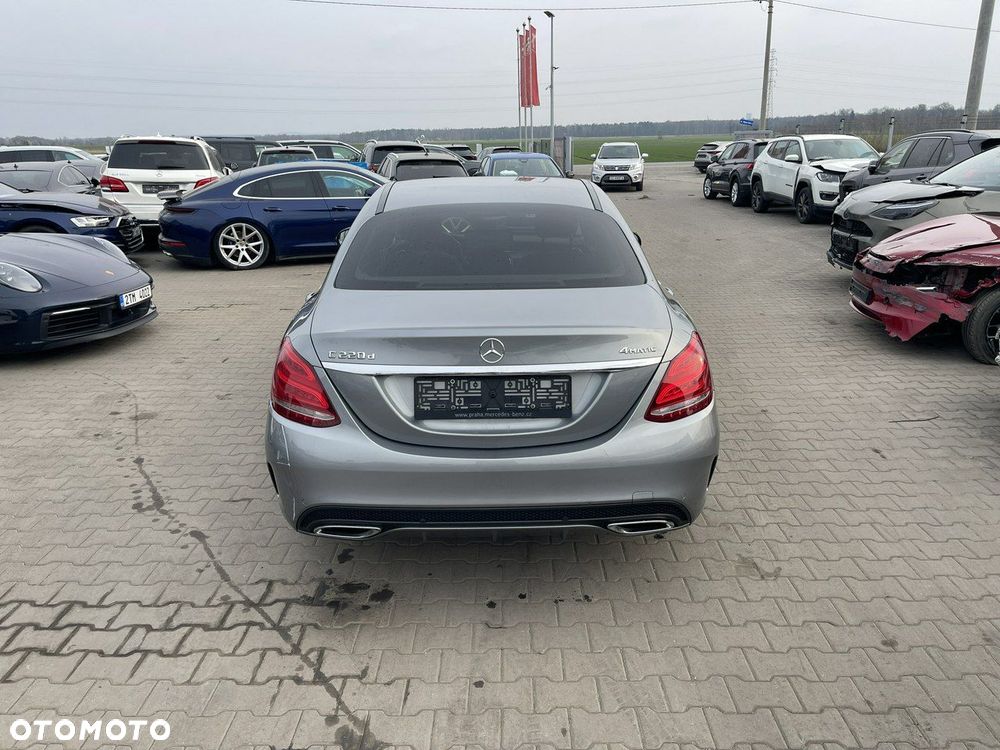 Mercedes-Benz Klasa C 220 d 4Matic 9G-TRONIC AMG Line - 3