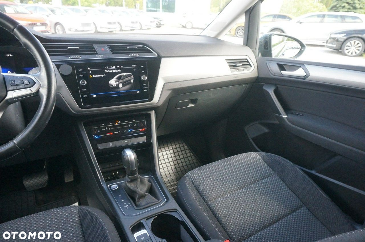Volkswagen Touran - 16