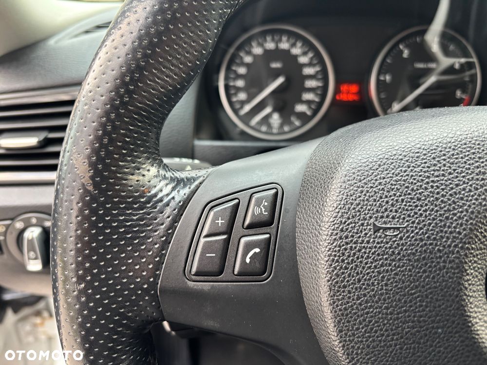 BMW X1 sDrive16d Sport Line - 24