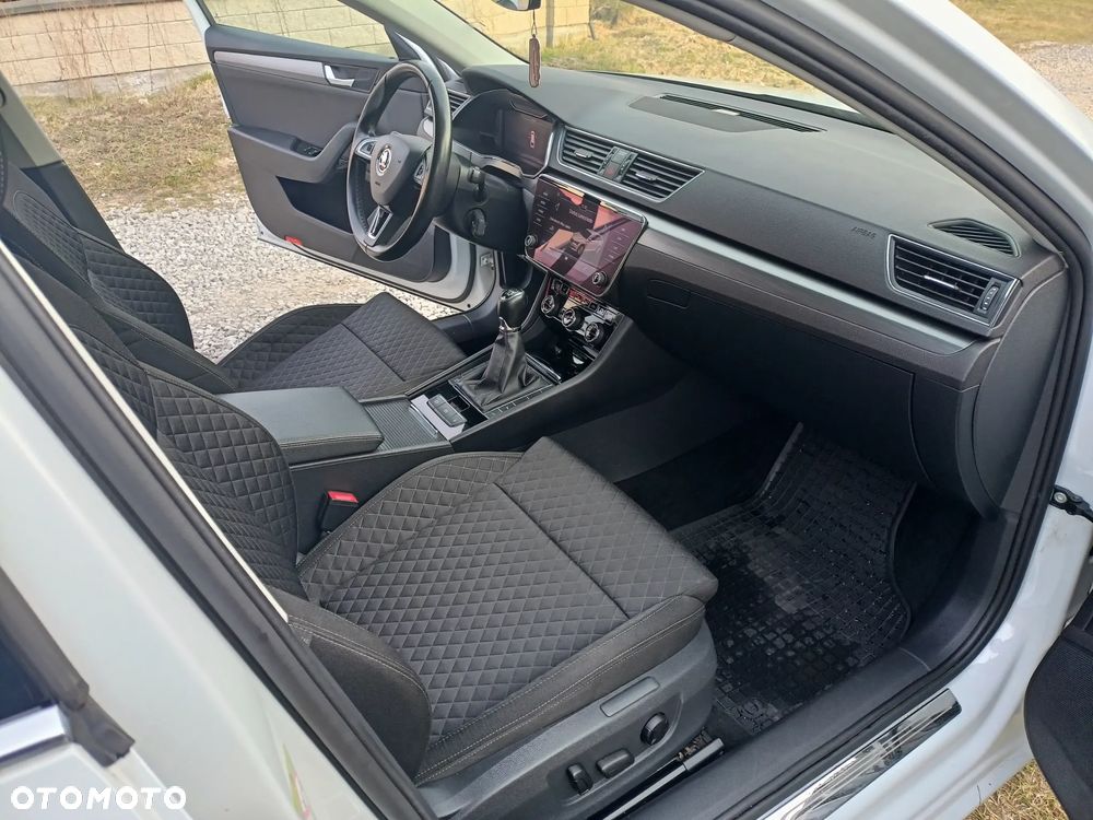 Skoda Superb 2.0 TDI Style - 27