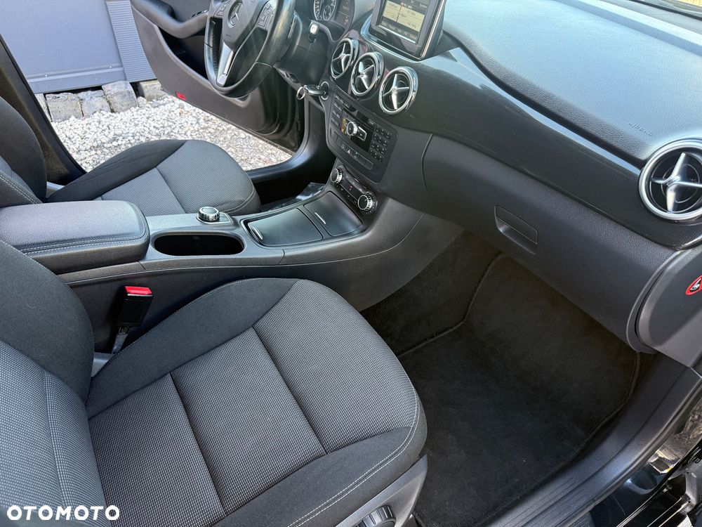 Mercedes-Benz Klasa B 180 CDI (BlueEFFICIENCY) 7G-DCT - 25